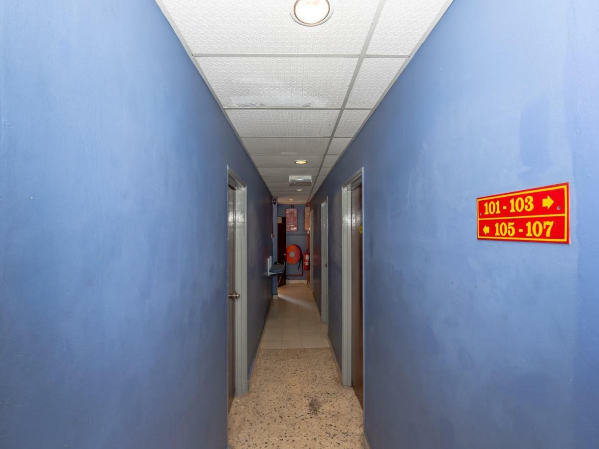 Oyo 1088 Yellow Mansion Banda Kaba Hotel Malacca Exterior photo
