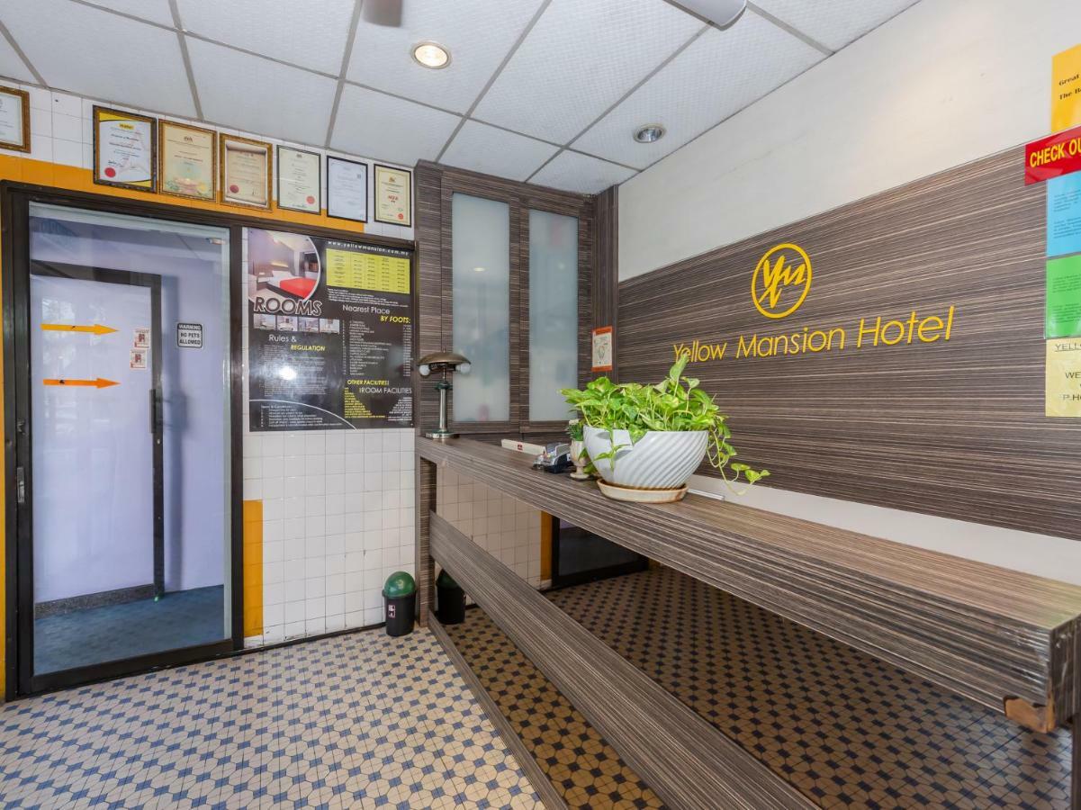 Oyo 1088 Yellow Mansion Banda Kaba Hotel Malacca Exterior photo
